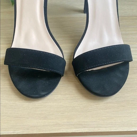 Elegant Strappy Black Heels - Picture 4 of 5